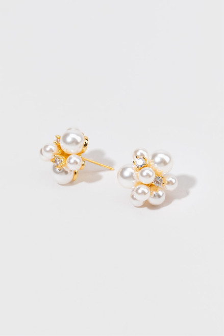 Dezie Pearl Cluster Stud Earrings