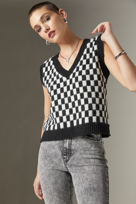 Aubriana V Neck Checker Vest