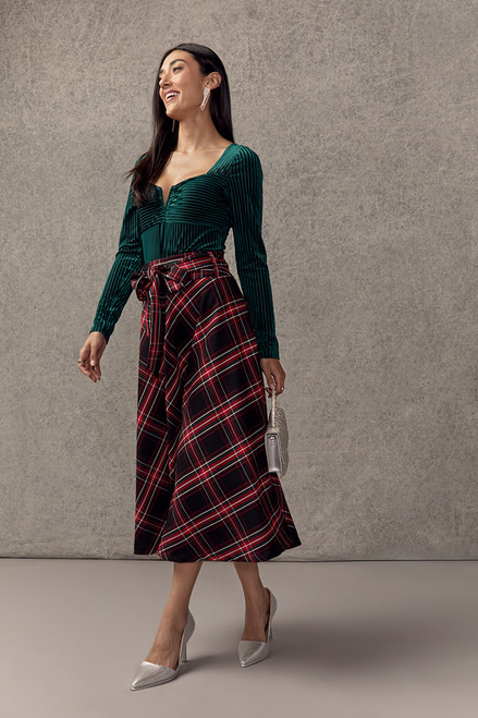 Mae V Wire Long Sleeve Velvet Bodysuit