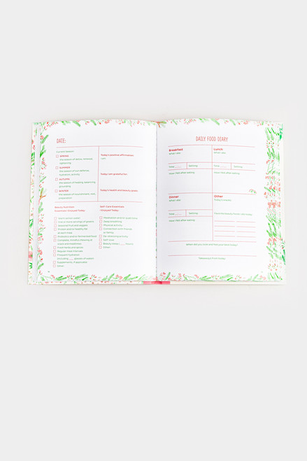 Eat Pretty, Live Well: A Guided Journal for Nourishing Beauty Inside and Out