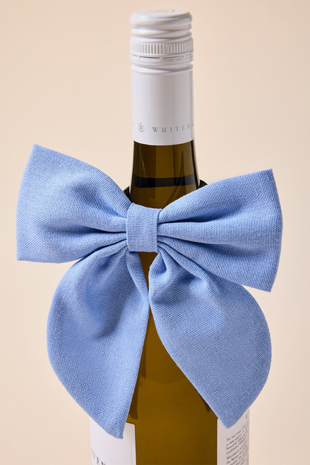 how to tie a bow around a wine bottle