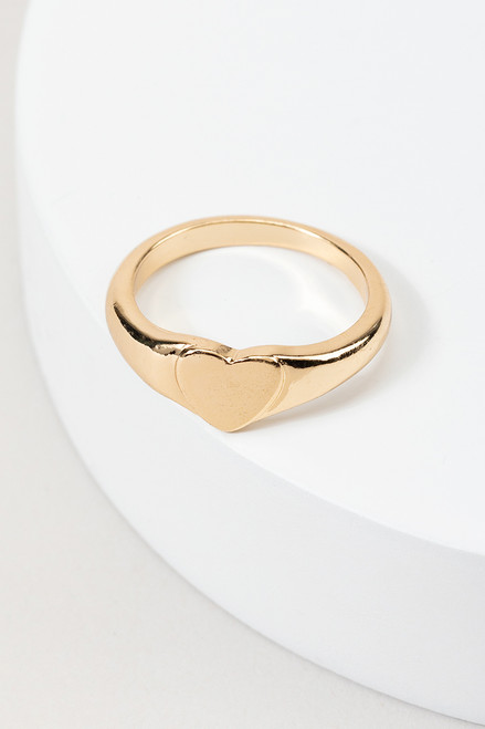 Izzie Heart Signet Ring