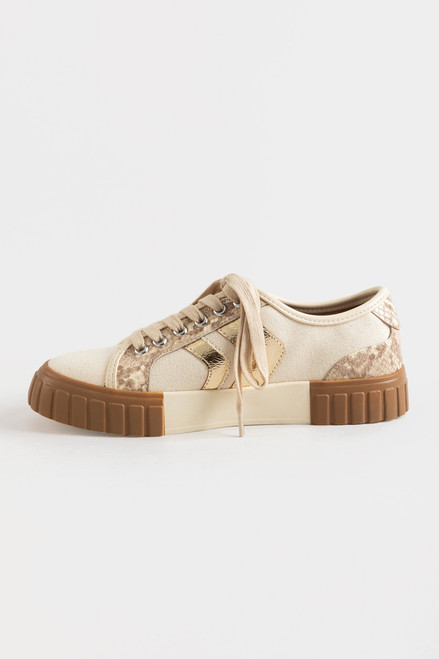 DV by Dolce Vita Dwella Arrow Sneakers