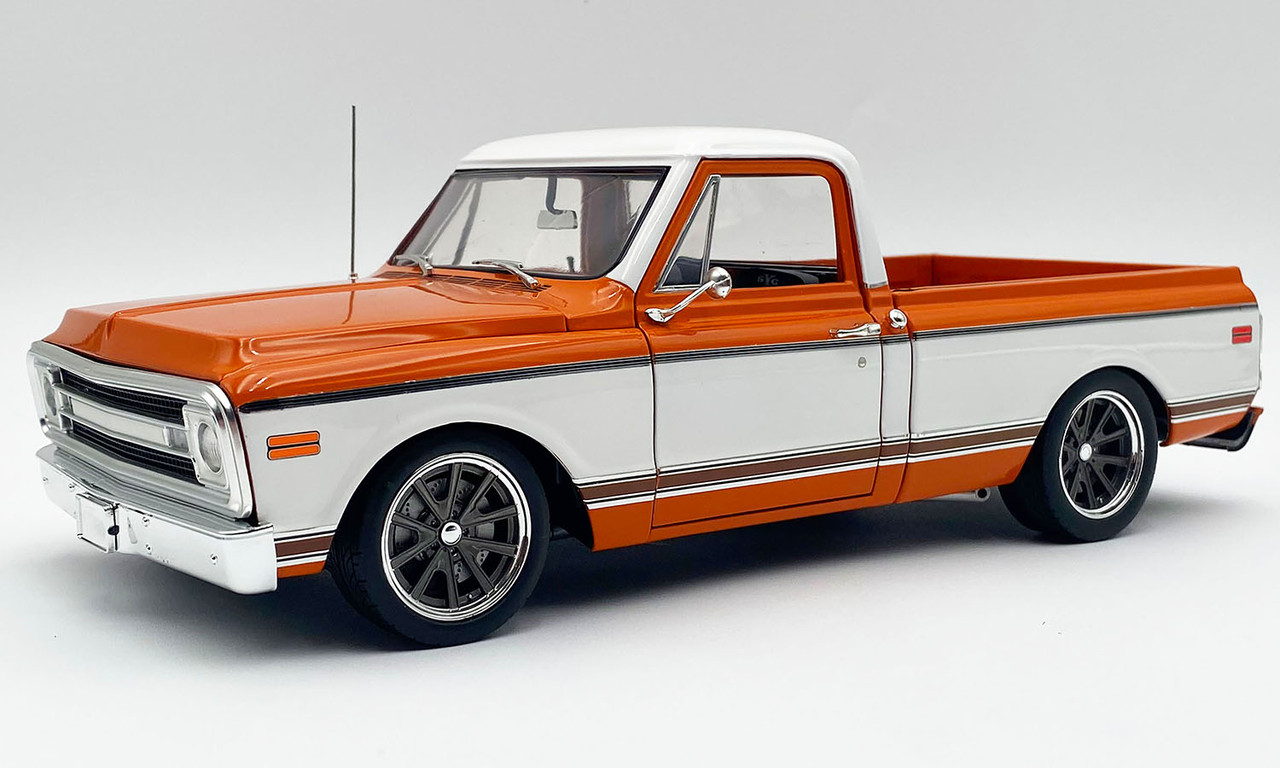 Acme #A1807221 1/18 1970 Chevrolet C-10 Pro Touring - Bay Hobbies