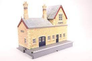 Hornby #R8007 OO Booking Hall Kit Hornby #R8007 OO Booking Hall Kit