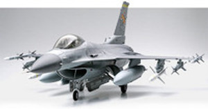 Tamiya #60315 1/32 F-16 Falcon