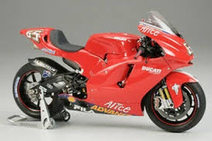 Tamiya #14101 1/12 Ducati Desmosedici Tamiya #14101 1/12 Ducati Desmosedici