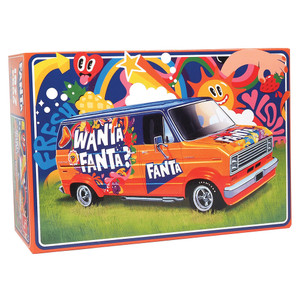 AMT # 1471 1/25 1977 Ford Custom Van Fanta