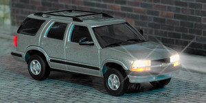 Busch #5658 HO Chevrolet Blazer SUV w/Working Headlights & Taillights - 14-16V AC/DC