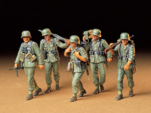 Tamiya #35184 1/35 German Machine Gun Crew On Maneuver Tamiya #35184 1/35 German Machine Gun Crew On Maneuver