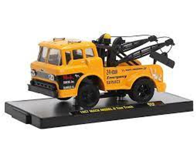 M2 Machines #32500-68A 1/64 1957 Mack Modern N Tow Truck