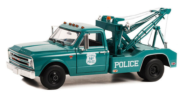 Greenlight Collectibles # 13652 1/18 1967 Chevrolet C-30 Dually Wrecker NYPD