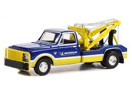 Greenlight #GL46110-A 1/64 1967 Chevrolet C-30 Dually Wrecker - Michelin