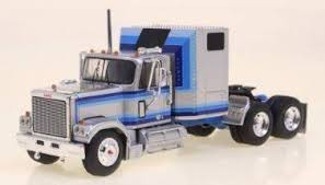 IXO #64TR003 1/64 1980 GMC General Silver