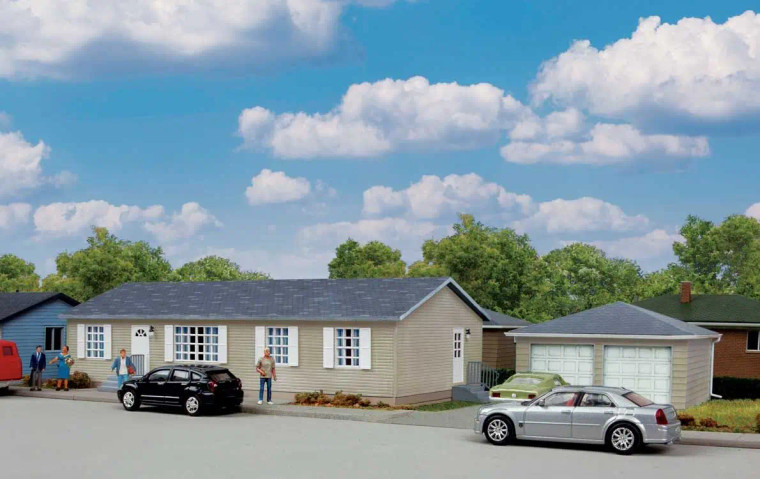 Walthers Cornerstone # 933-4151 HO Modern Sectional House with Garage -- Kit