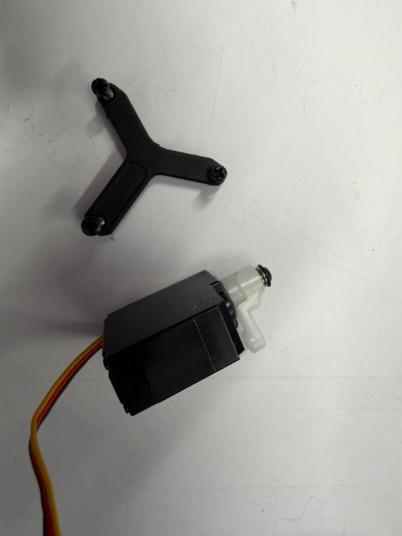 BlackZon # 540083 Slyder Servo 3-Wire w/Servo Horn W Mount and servo saver