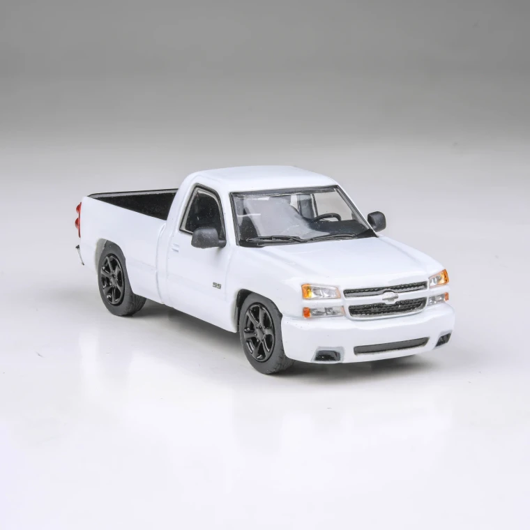 Paragon # PB55834 1/64 2006 Chevrolet Silverado 'Cateye'   Summit White