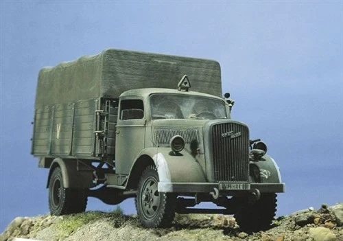 Italeri #216  1/35 OPEL BLITZ STD 3T TRUCK