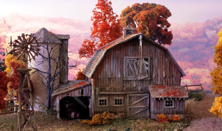 Landmark Structures #BR5038 HO Old Weathered Barn