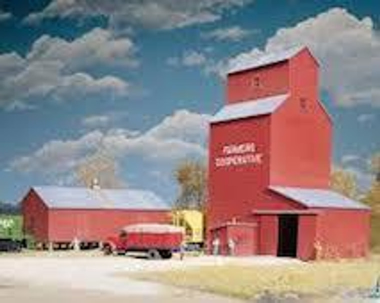 Walthers Cornerstone # 933-3036 HO Farmers Co-op Rural Elevator kit