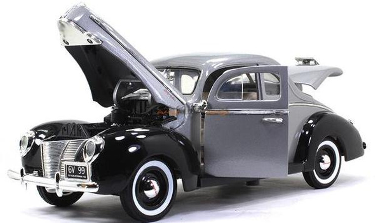Motor Max  #73108   1/18 1940 Ford Deluxe-Silver/Black