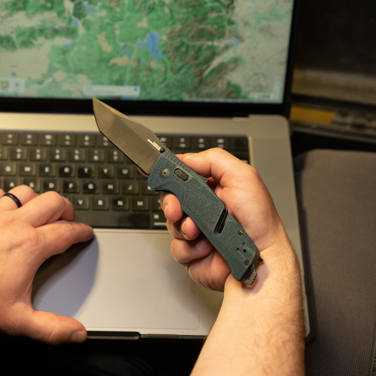 SOG Trident AT  (Uniform Blue) - Tanto Knife