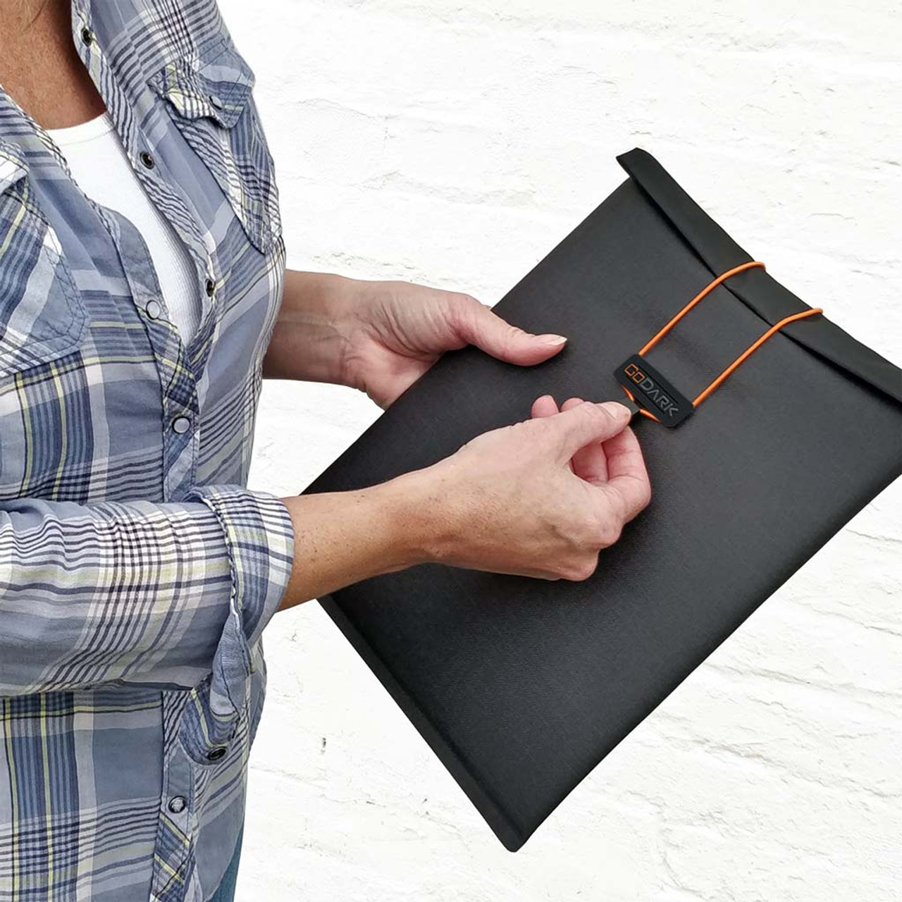 GoDark® Faraday Bag for Tablets