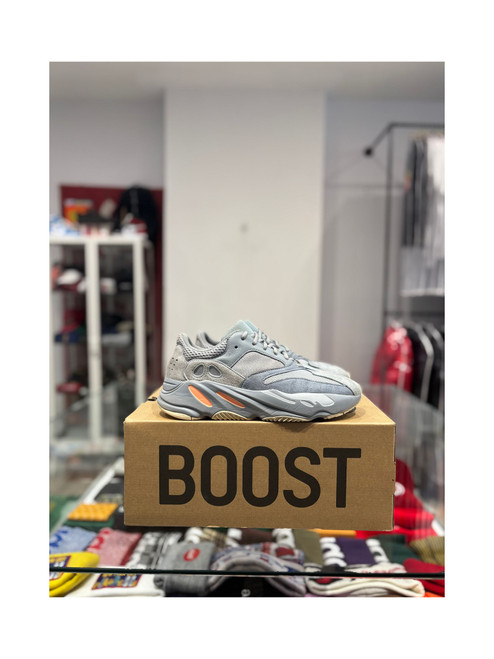 Yeezy Boost 700 Inertia (Pre-Owned)