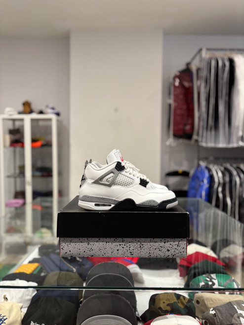 Jordan 4 White Cement (2025) (Pre-Owned)
