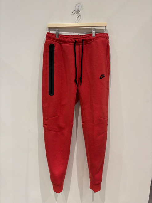 Nike Sportswear Tech Fleece Joggers University Red Heather / Black