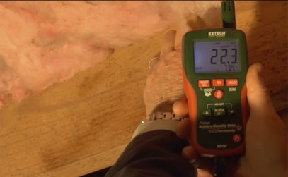 How do I determine if I need a dehumidifier in my closed crawl space?