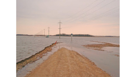 I live on the coast. Are foundation vents required for a closed crawl space here?