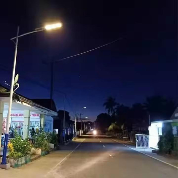 60W All-in-One LED Solar Street Light 6000K Daylight IP66 Waterproof Outdoor Road Lamp Energy Efficient LED Lighting