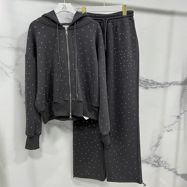 Stylish Women’s Tracksuit – Soft, Stretchable Two-Piece Activewear Set for Workout, Jogging, and Everyday Fitness