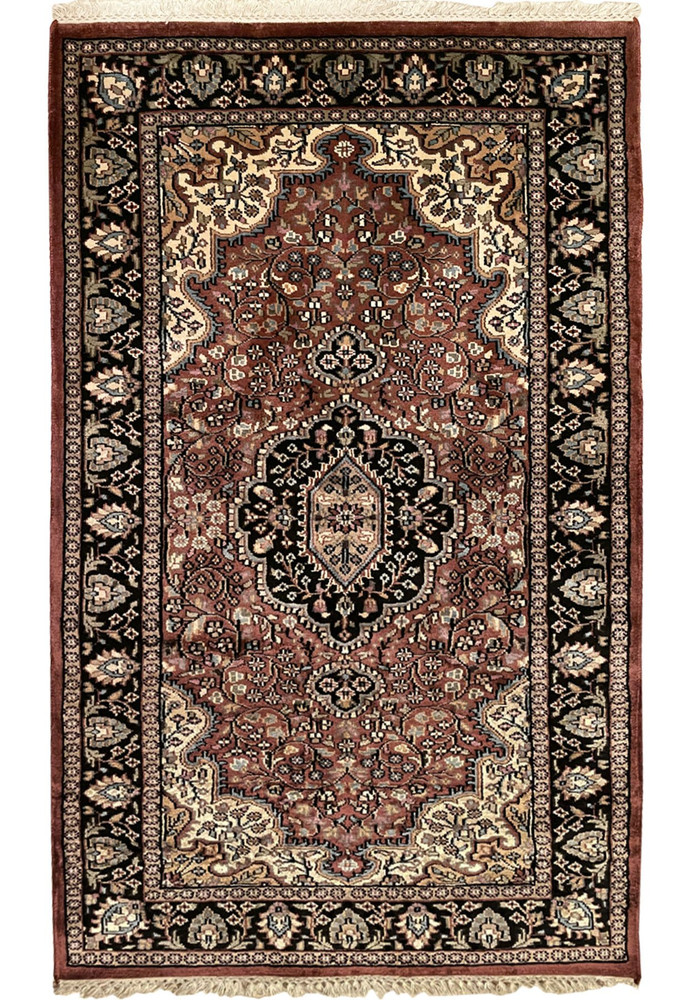 3'1" x 5'3" Oriental Kashmir Silk Rug 3'1" x 5'3" Oriental Kashmir Silk Rug