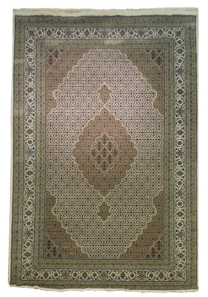 7 x 10 Oriental Mahi Wool & Silk Rug 7 x 10 Oriental Mahi Wool & Silk Rug