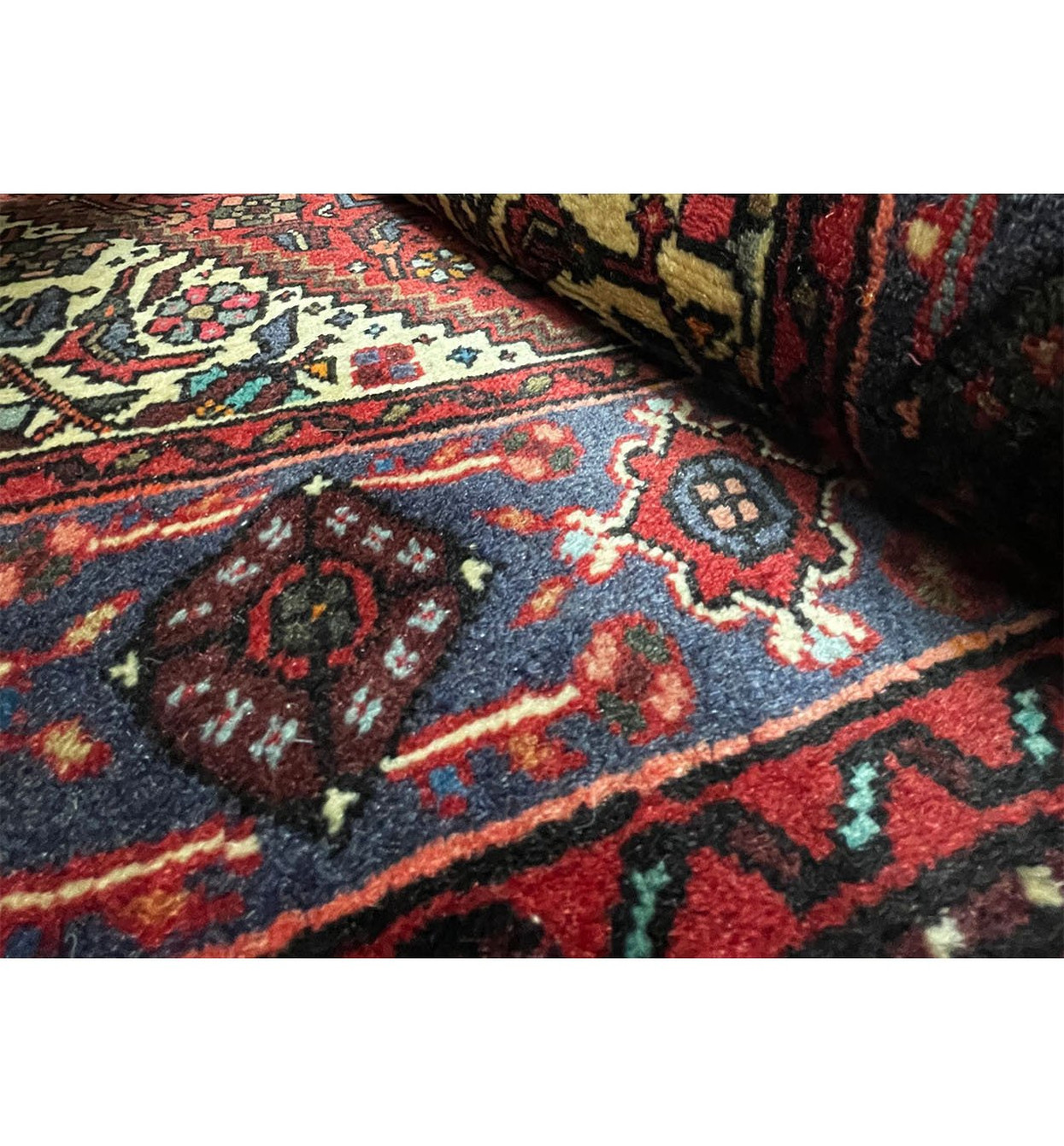 2'5 x 3'7 Persian Gholtogh Rug