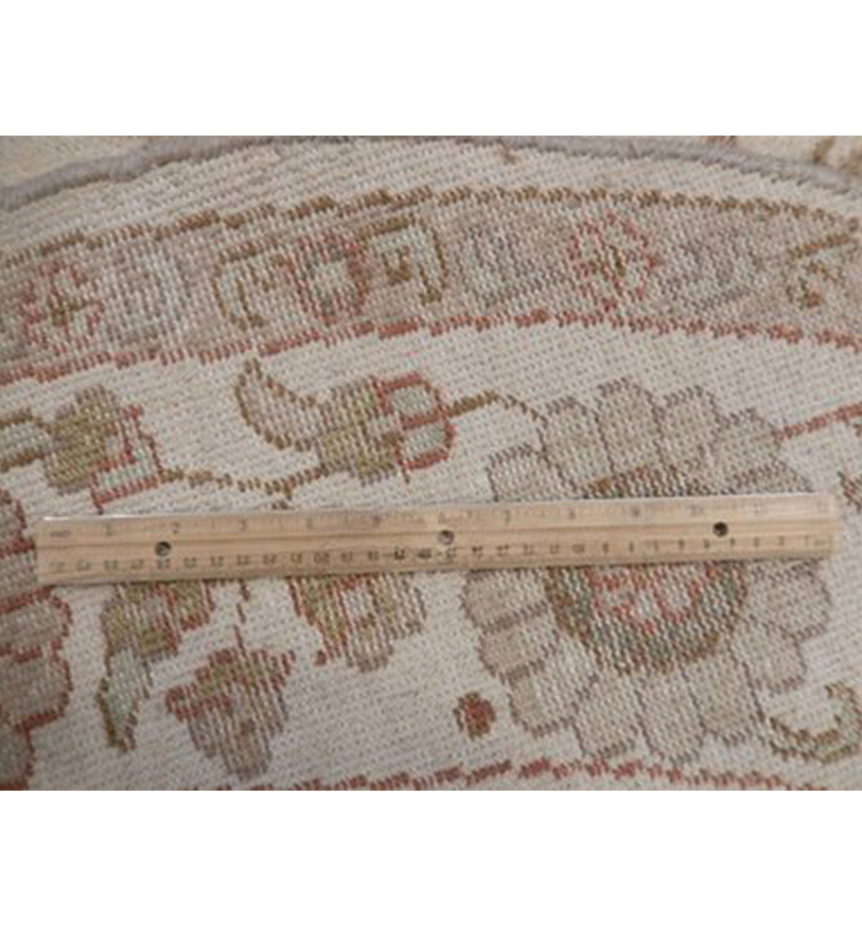 6 x 6 Round Oriental Agra Rug All Over Design