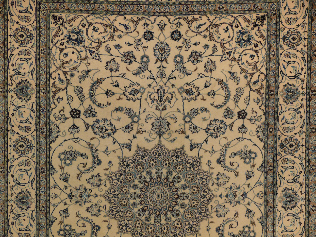 8'2" x 11'7" Persian Nain Rug
