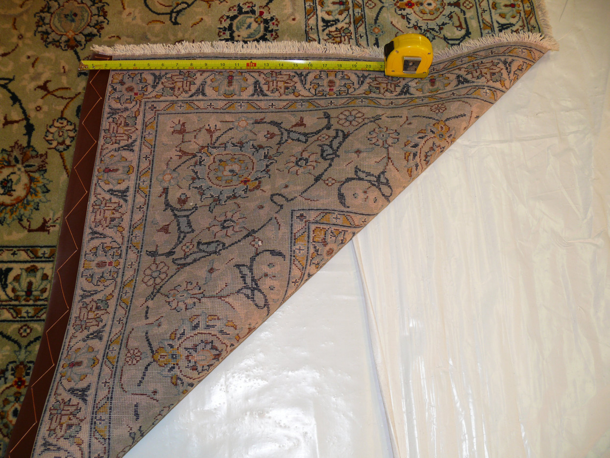 8'8" x 12'1" Persian Kashan Rug