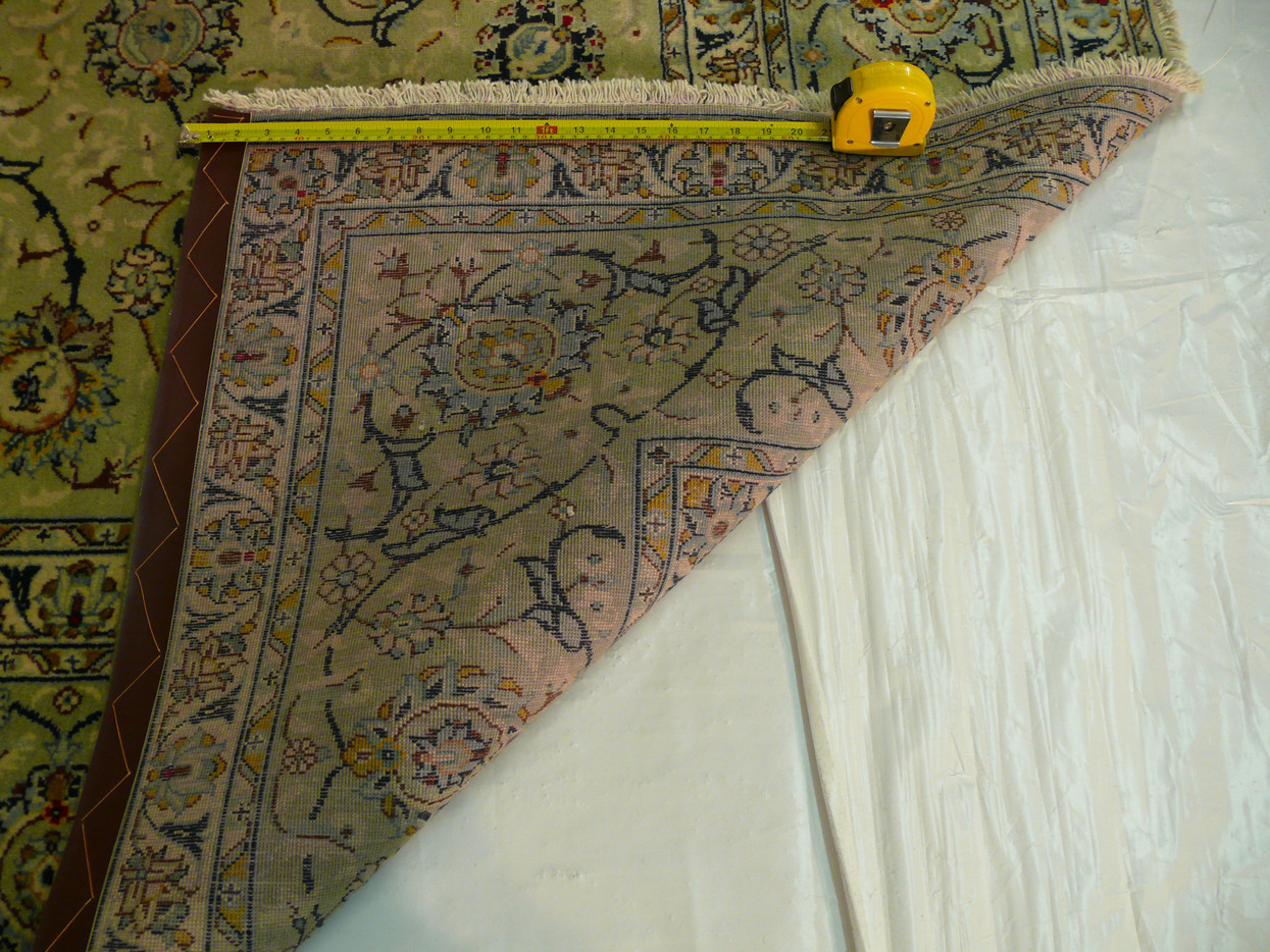 8'8" x 12'1" Persian Kashan Rug