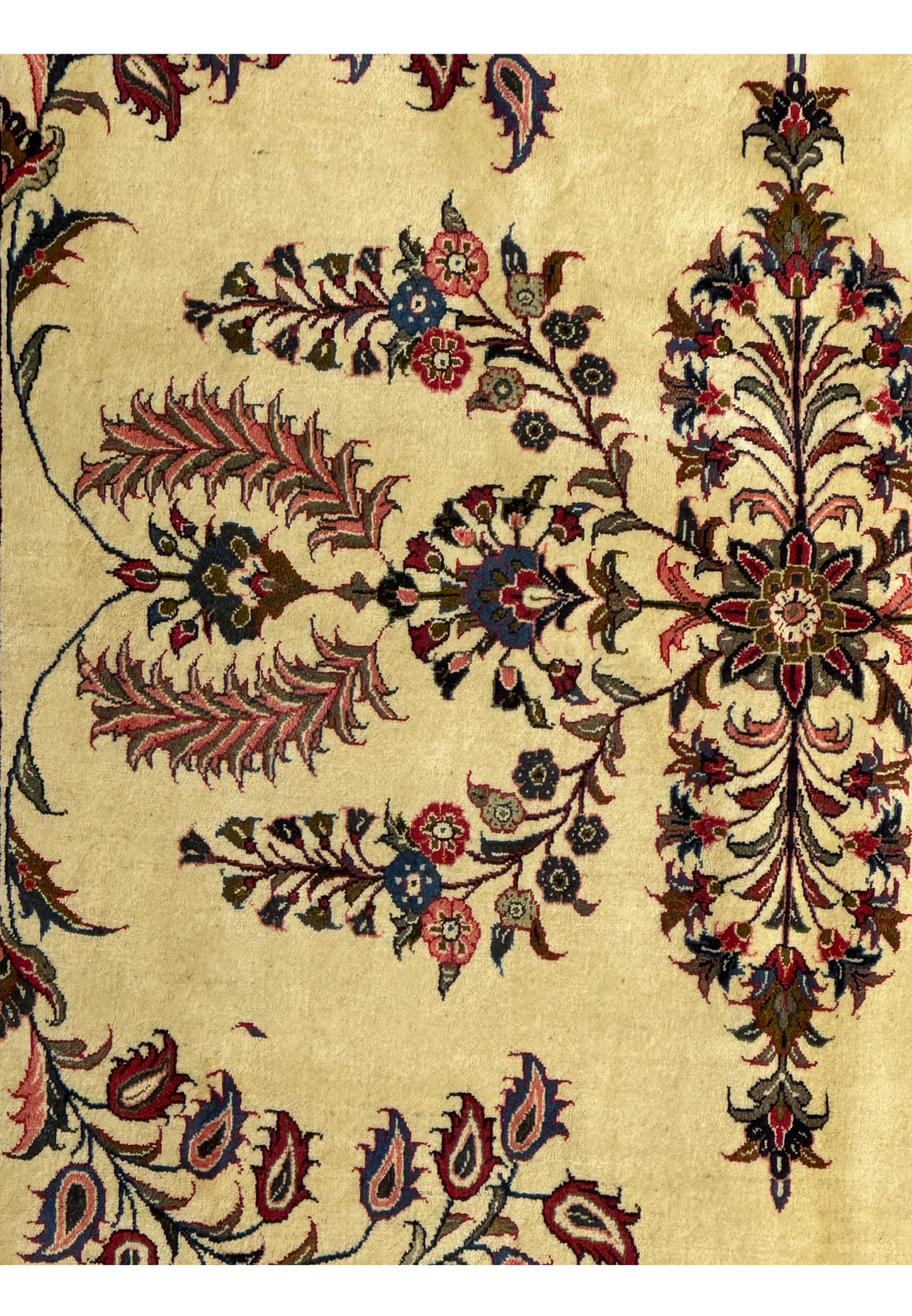 Full layout of the 6'9 x 7'3 Persian Sarough Square Rug, highlighting its overall design and craftsmanship