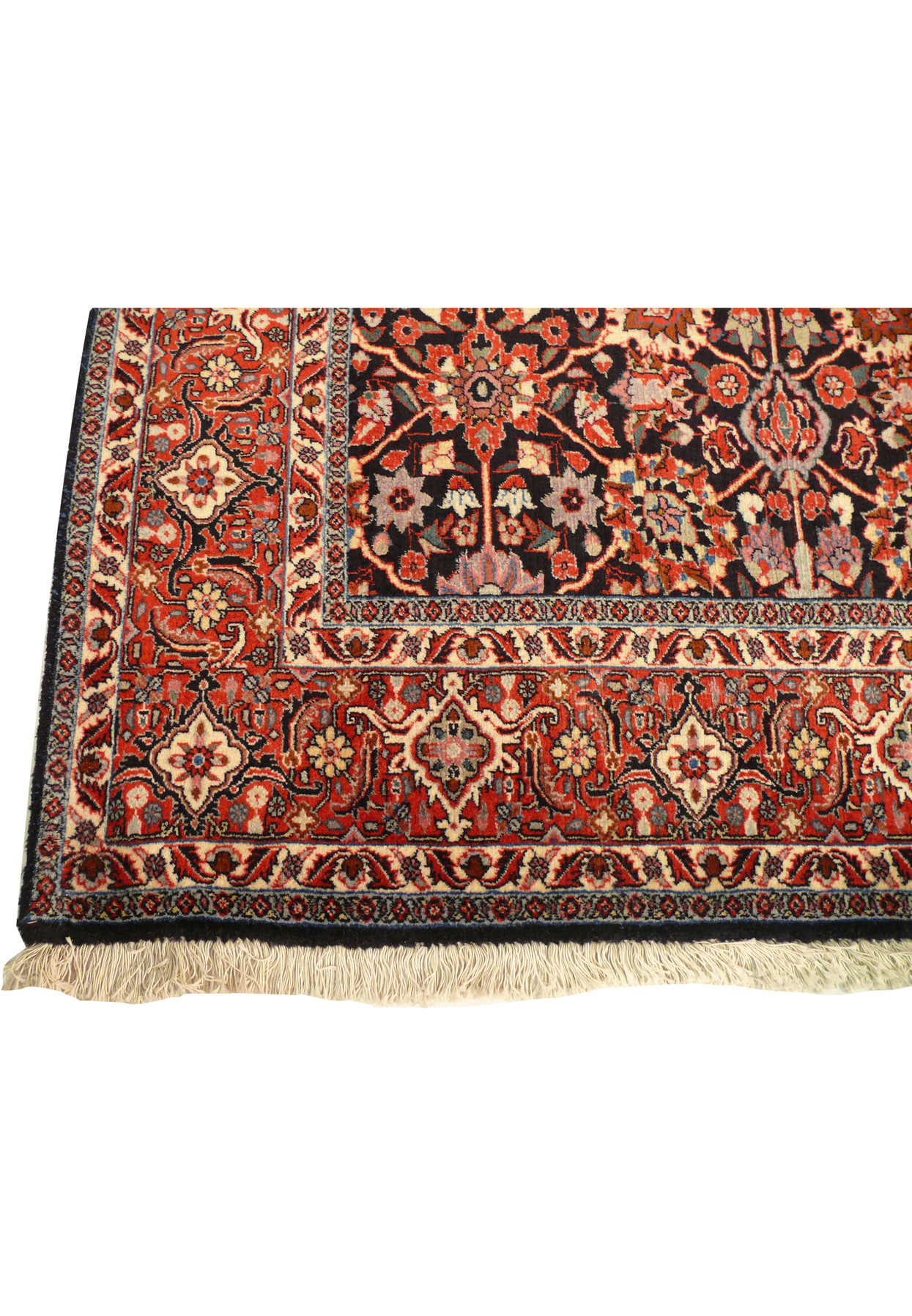 Edge detail of 6'6 x 8'4 Persian Bijar Rug