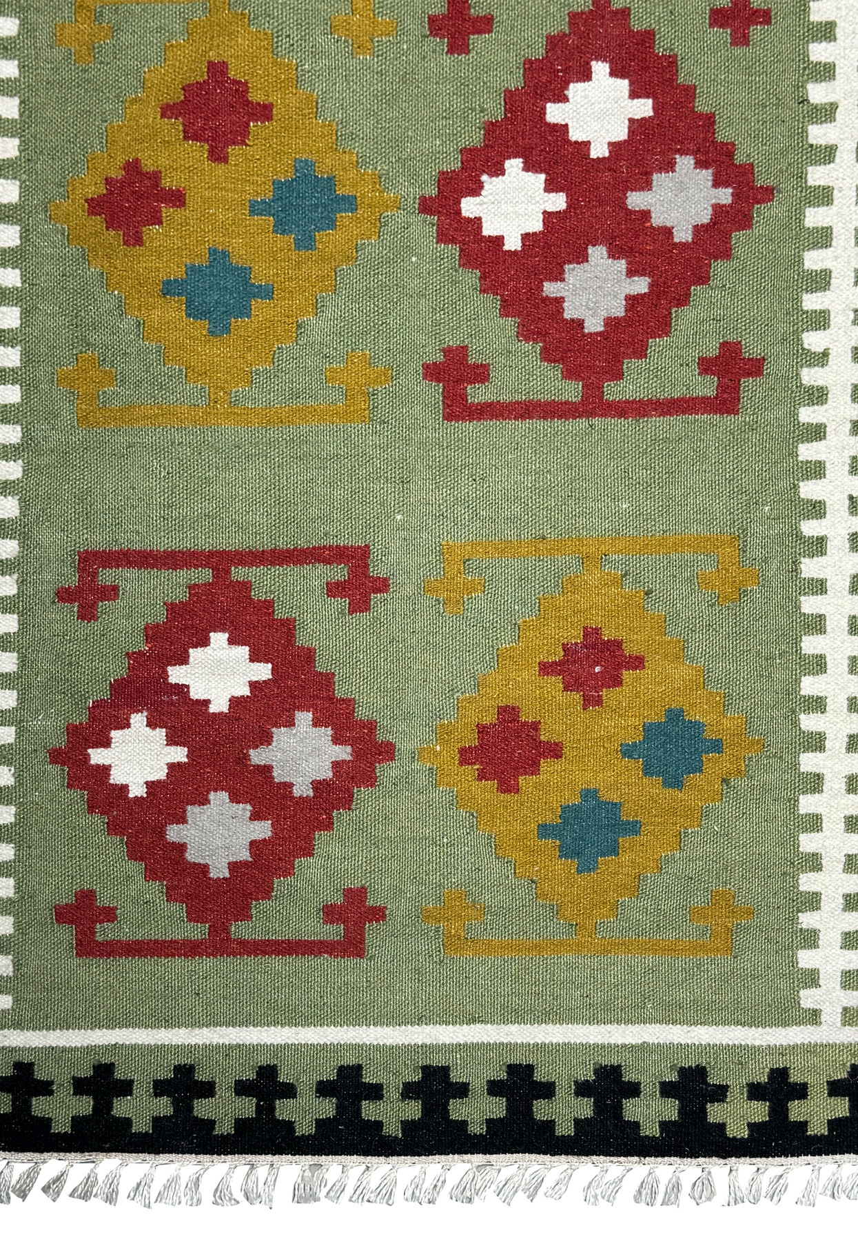 Lower section of the 3 x 5'2 Persian Kilim Rug showing intricate details