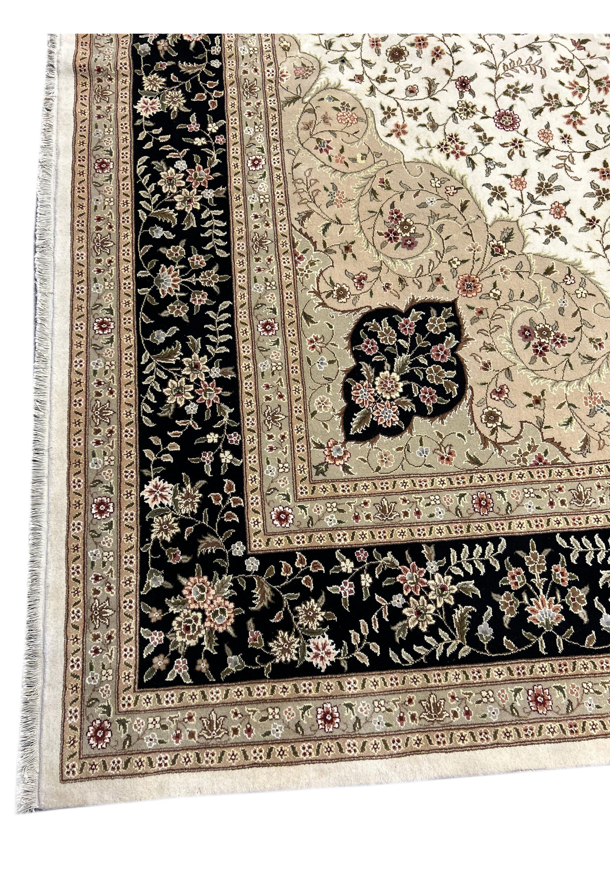 12'5 x 18 Persian Tabriz Rug Edge Detailing with Fine Weaving and Rich Colors