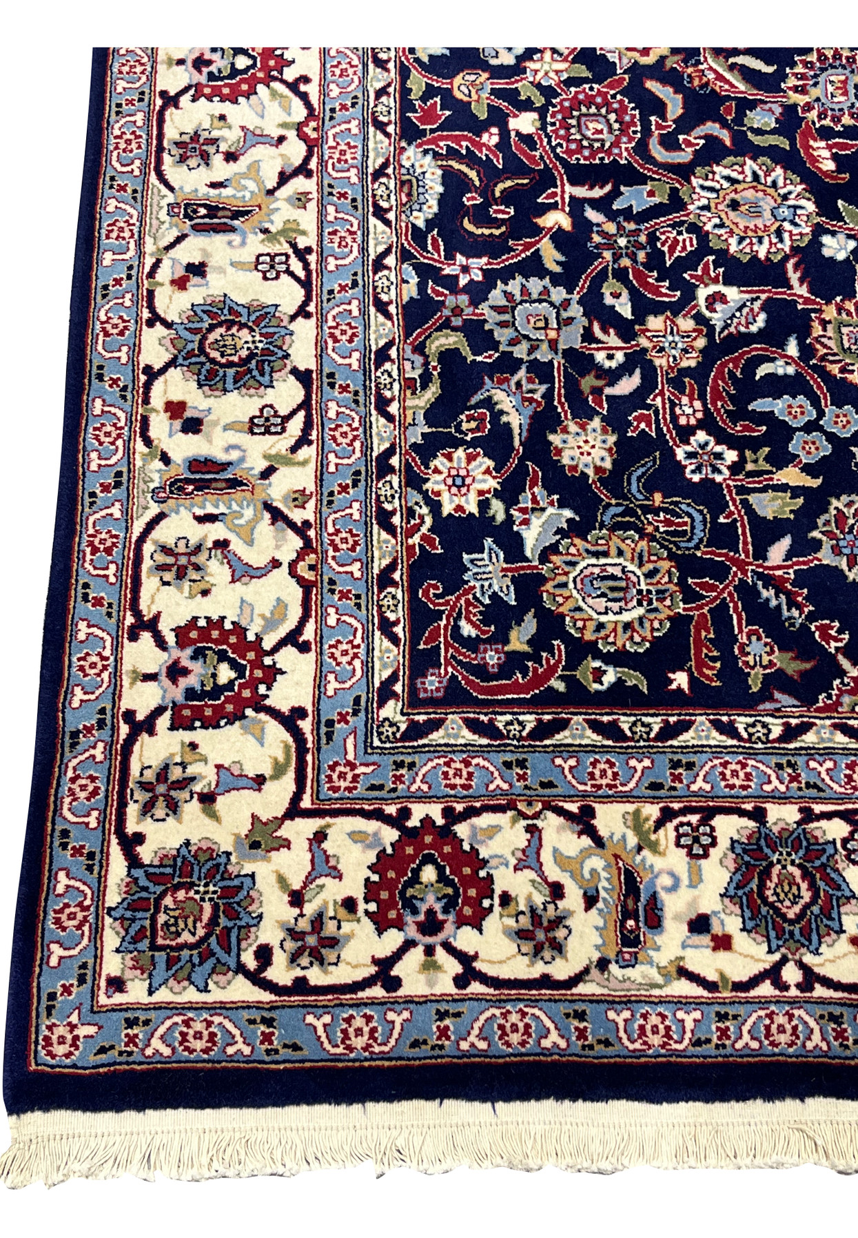 Side border close up of Persian Sarough rug with crisp pattern edges and balanced color contrast