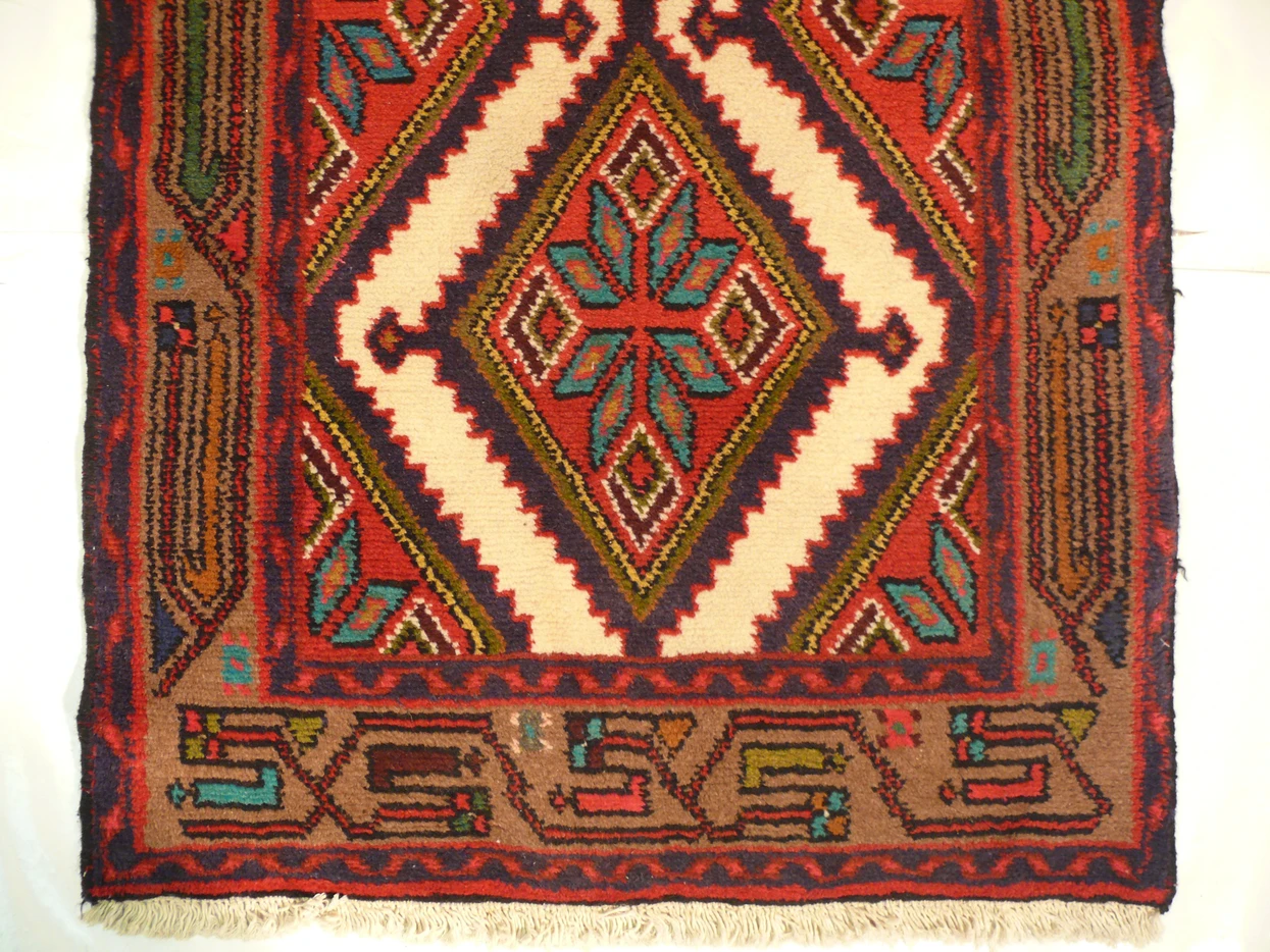 2'6 x 9'6 Persian Hamedan Runner Rug