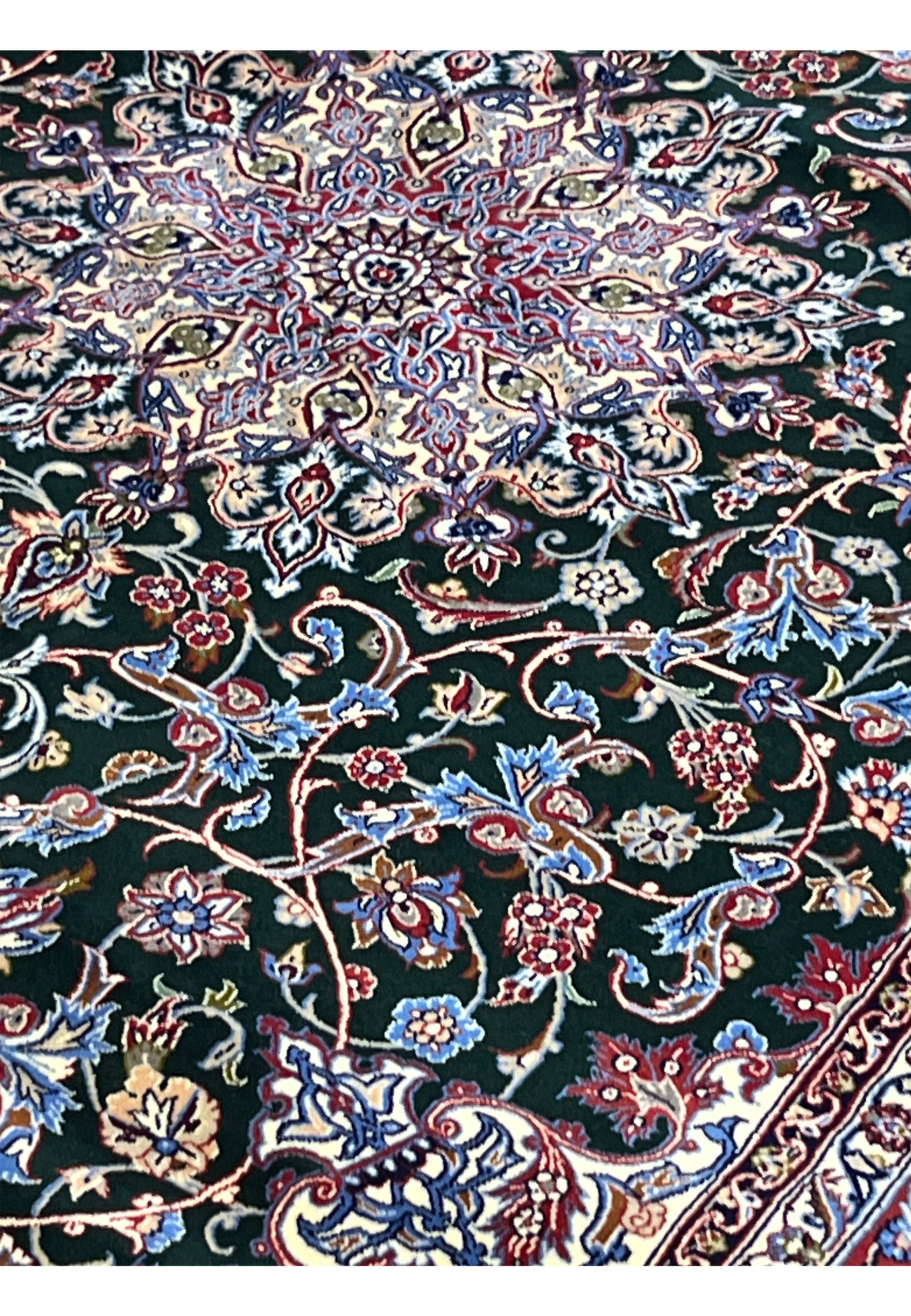 Field color close-up showing the true hunter green ground under the ivory vinework
