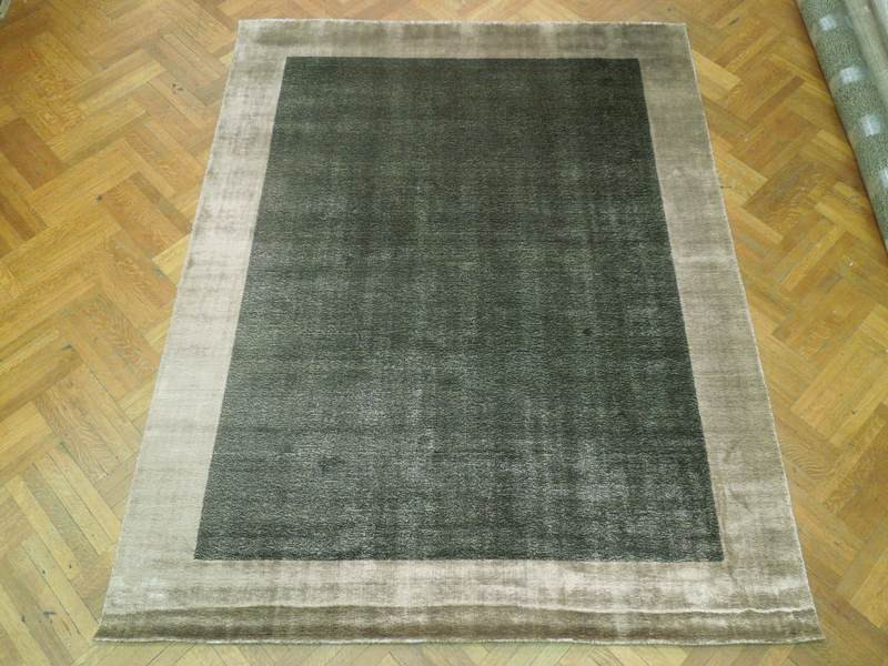 8' x 10' Silky Soft Hand made Modern Rug