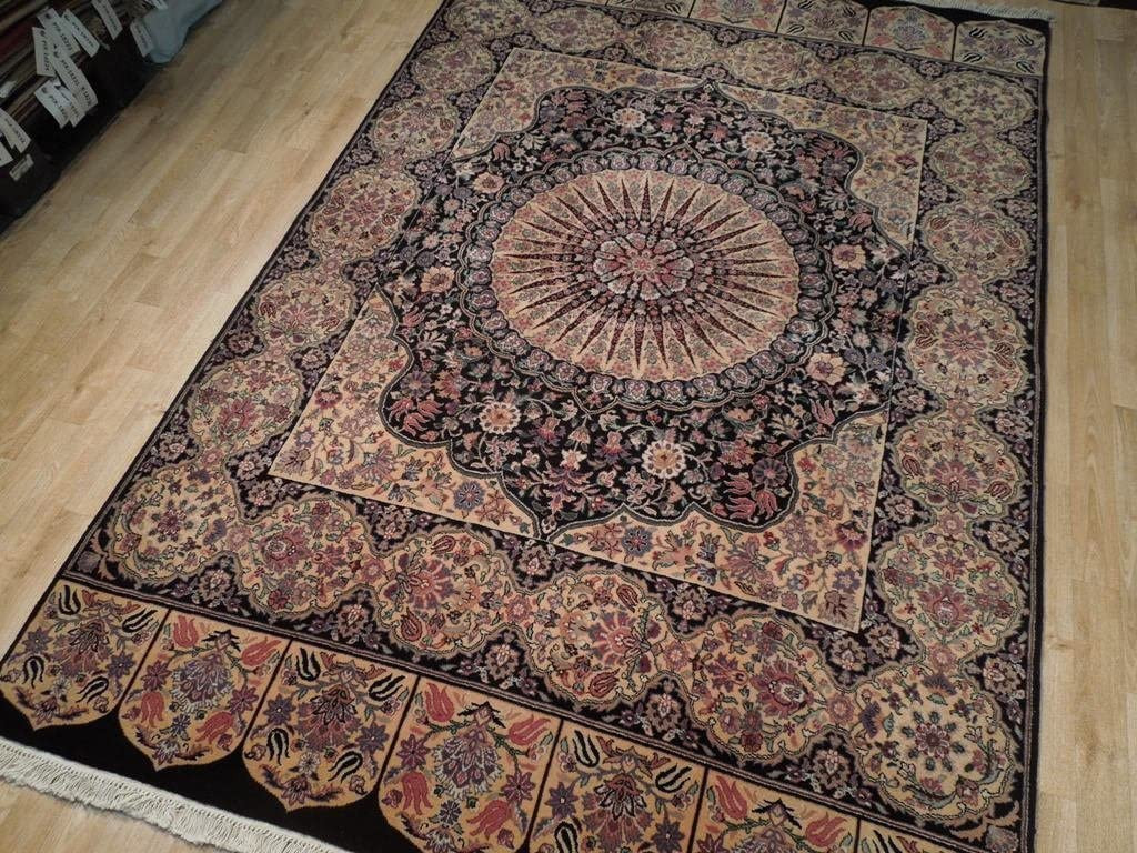6 x 9 Oriental Isfahan Dome Design Rug
